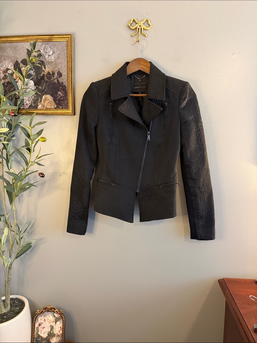 BCBGMAXAZRIA Black Textured Jacquard Moto Jacket Asymmetrical Zip XS - Picture 2 of 7